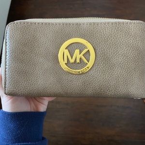 Michael Kors wallet ( little stain on back)